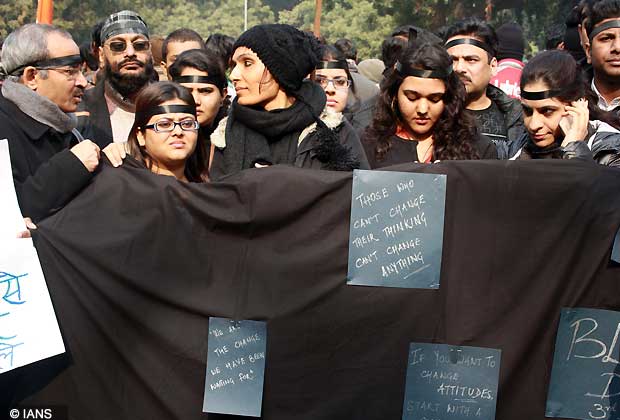 Anti-rape protesters at at Jantar Mantar, in New Delhi.(Photo:IANS/Amlan)
