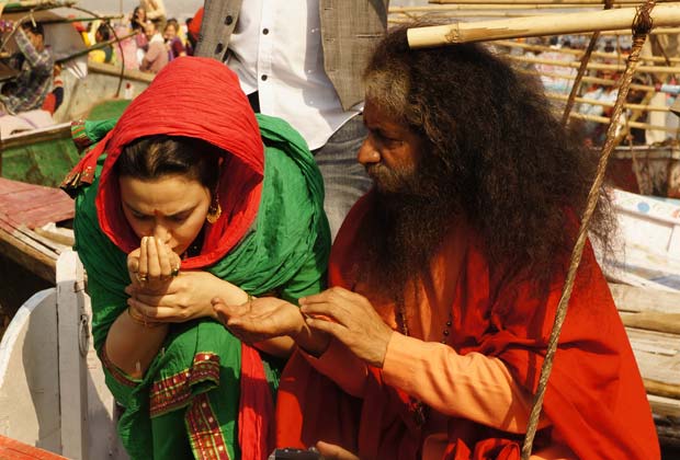 Bollywood actor Preity Zinta took a holy dip on the occasion of Mauni Amavasya at the Kumbh Mela.