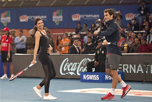Stars Add Glamour to IPTL