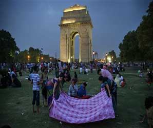 A Tour to Delhites' favorite picnic spot "India Gate"