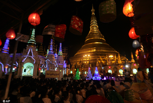 In this photo taken on Monday, Oct. 29, 2012, Buddhist devotees pray at Myanmar's landmark Shwedagon pagoda on the eve of the full moon day of Thadingyut, in Yangon, Myanmar. (AP Photo)