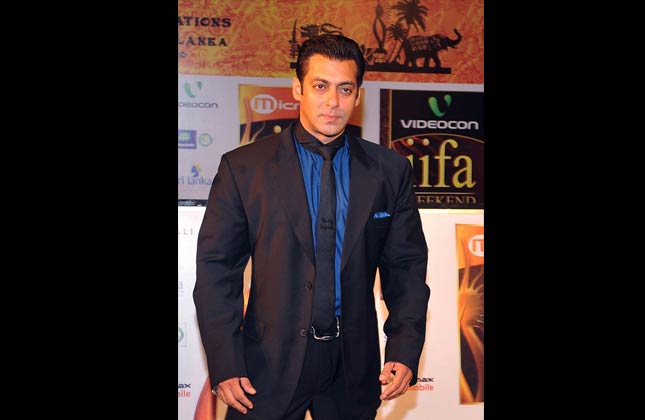 Bollywood hunk Salman Khan was the man to watch at 11th IIFA awards ceremony as fans rushed to get a look of their favourite star.