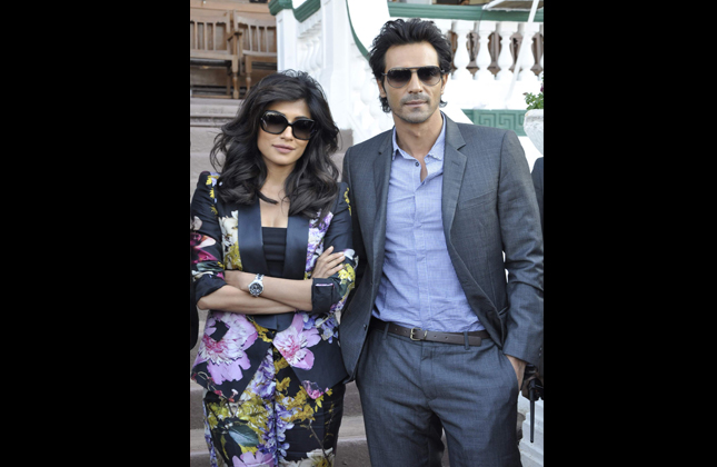 Bollywood actors Chitrangda Singh and Arjun Rampal promoting their upcoming film Inkaar at the Mid Day race in RWITC, Mumbai. (Photo IANS)