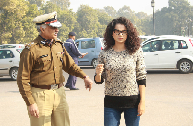 Bollywood actress Kangana Ranaut during the Delhi Traffic Police anti tinted glass campaign in Delhi. (Photo Amlan Paliwal/IANS)