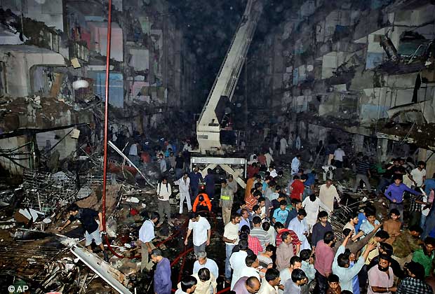 Car Bomb Blast In Pakistan, Innocents Killed!