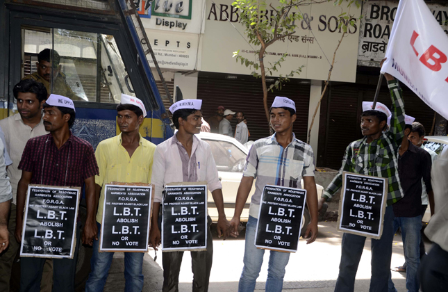 Federation Association of Maharashtra (FAM) organised a human chain against Local Body Tax (LBT) in Mumbai on May 11, 2013. (Photo Sandeep Mahankal/IANS)