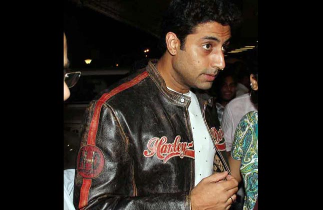 Bollywood actor Abhishek Bachchan snapped leaving for IIFA 2013 at Mumbai Airport on Wednesday, July 3, 2013.