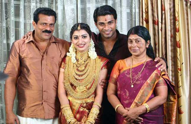 Muthoot owner's daughter with her family and husband.