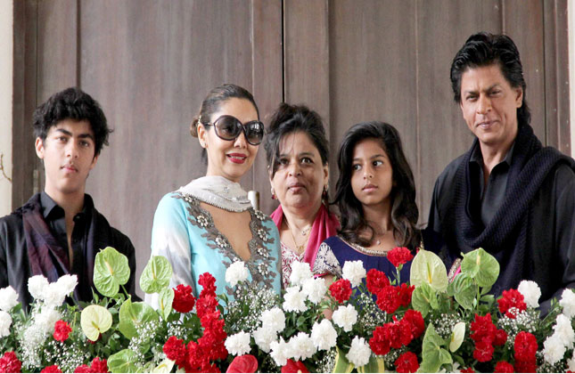 Bollywood actor Shah Rukh Khan, wife Gauri, sister Shehnaz, daughter Suhana and son Aryan at their residence Mannat on the occasion of Eid on Friday, August 9. (Photo Vinod Singh)