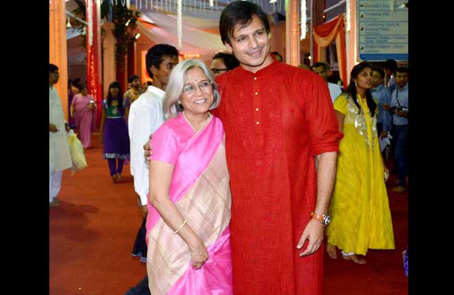 Bollywood actor Vivek Oberoi was spotted at Isckon temple with his family on the occasion of Janmashtmi.