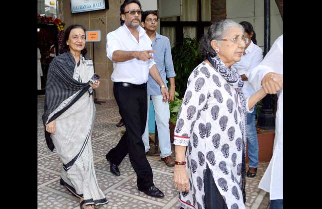 Bollywood stars meet Madhuri and his family at her father's prayer meet. Actor Jackie Shroff at the prayer meet.(Photo Vinod Singh)