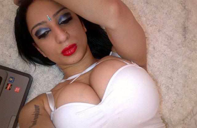 Item Porn - Porn star Shanti Dynamite to hit Bollywood soon