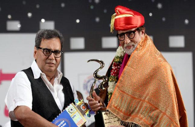 Bollywood actor Amitabh Bachchan received Hridaynath Award for his contribution to Hindi cinema.