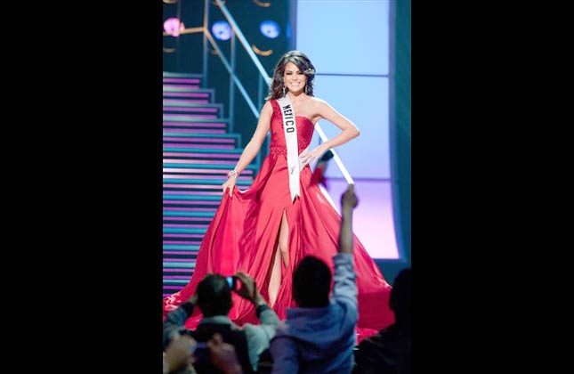 Mexico S Jimena Navarrete Crowned As Miss Universe 2010 India Tv News