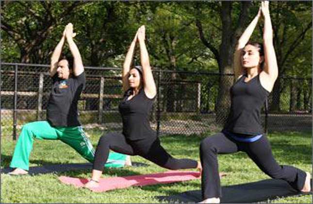 Hubby Saif and Kareena while doing Yoga early morning. This is the secret behind the perfect shapes of their bodies.