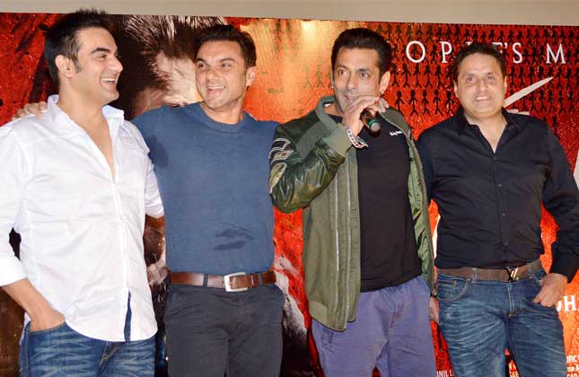 Superstar Salman Khan himself unveiled the first look of his upcoming Hindi movie 'Jai Ho'.(Photo Vinod Singh)