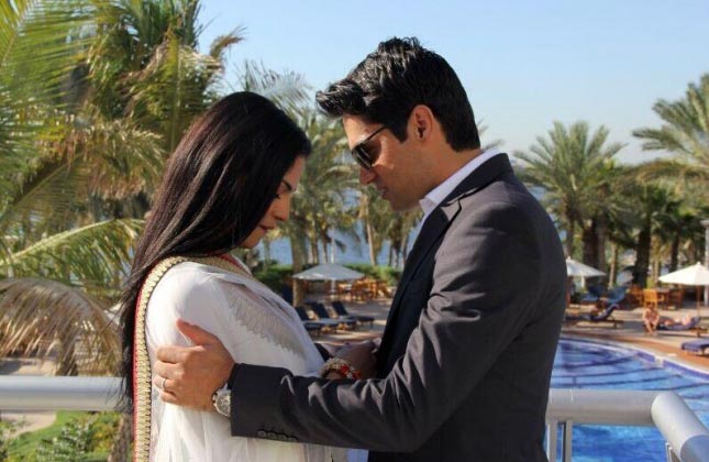 Veena Malik had planned to give this surprise to the media...Therefore, she tied knot with her long time friend Asad Bashir in Dubai on Christmas.