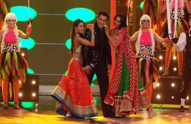 The big day of Big Boss 7....'Grand Finale'. Before announcing the results for the winner of the season all the contestants performed solo and acts with host Salman Khan.