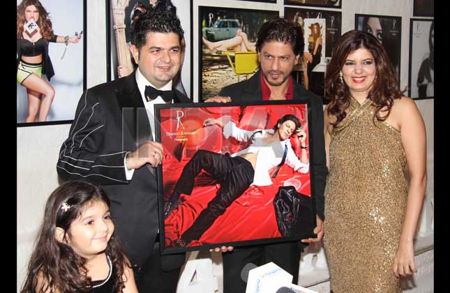 It was a starry event for photographer Dabboo Ratnani when he launched his calendar for 2014. Shah Rukh was spotted launching his own photo at the launch party.