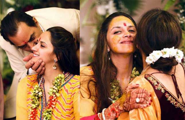 Rare Emotional Moments For Hema Dharmendra At Ahana Deol S Wedding The engagement ceremony of actress esha deol turned out to be a private affair. rare emotional moments for hema
