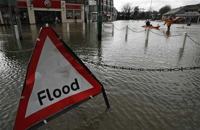 UK half submerged in water, Thames breaks its highest levels in history