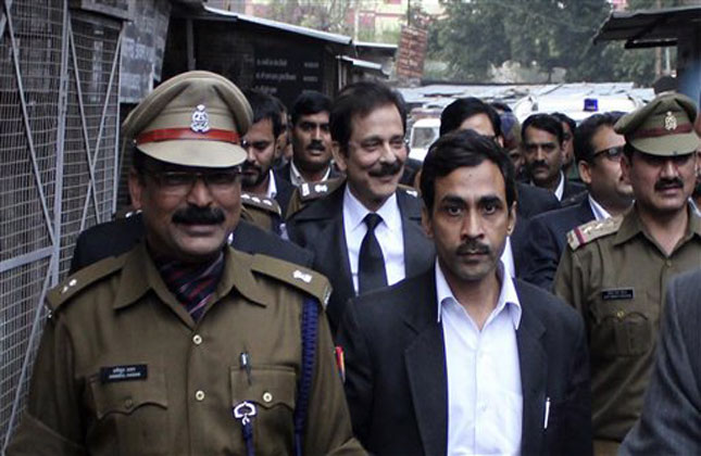 Supro Roy Moment when ink was thrown at Sahara owner Subroto Roy's face