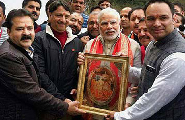 Narendra Modi, the BJP's prime ministerial candidate today offered prayers at the Vaishno Devi shrine in Jammu, before addressing a rally in Hiranagar town of Kathua district, a few kilometres from the Indo Pak border.