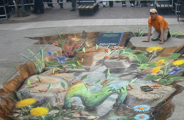 Julian Beevers is an artist who has mastered the art of creating optical illusions in the street.