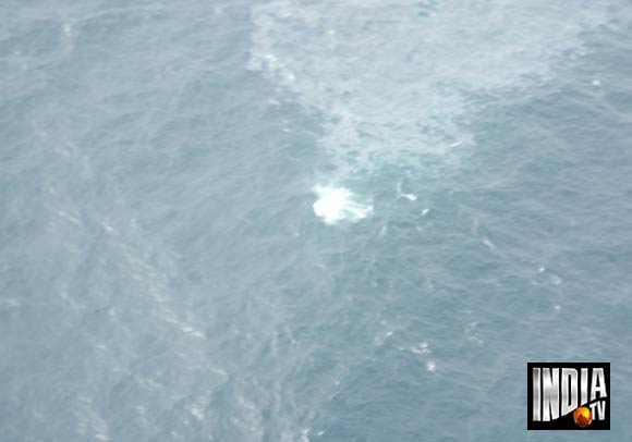 An oil leak was today reported from the Panama flagged cargo vessel MV Rak which sank off the city coast earlier this week due to ingress of water in the cargo hull, officials said. (Aug 7'2011)