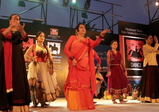 In the festival where one gets to see an array of events related to music, dance, literature, theatre, street stalls, films, literature and workshops for children as well as adults, is aimed at preserving the culture of Mumbai city.