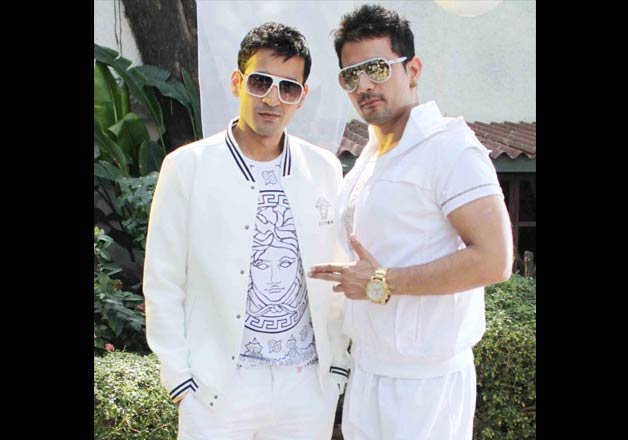 Meet Bros Anjjan features in Ishq Ne Crazy Kiya Hai song