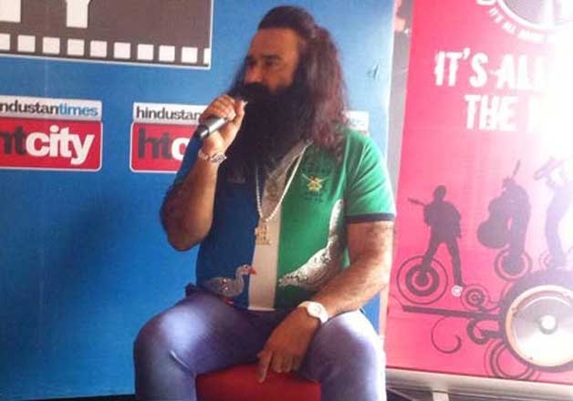 At HT City interview, Ram Rahim looked different in Jeans and T shirt. He opted for causal outfits in most of his press conferences.