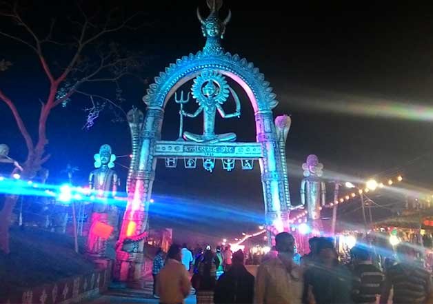 The splendid night scene amid flash lights at Surajkund. The fair will conclude on Feb 15, 2014. Photos By Rumani Arora