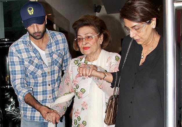 Ranbir's grandma Krishna Raj Kapoor got a great support from both Ranbir and his mother Neetu Kapoor.