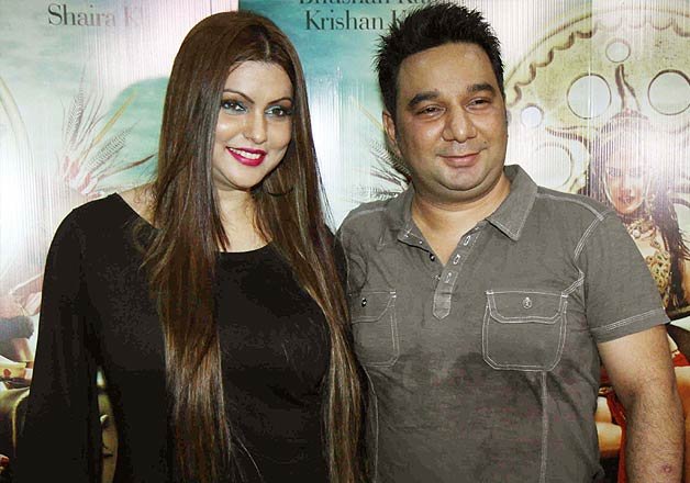 Choreographer Ahmed Khan who also happens to be the brother of director Bobby Khan poses with wife Shaira.